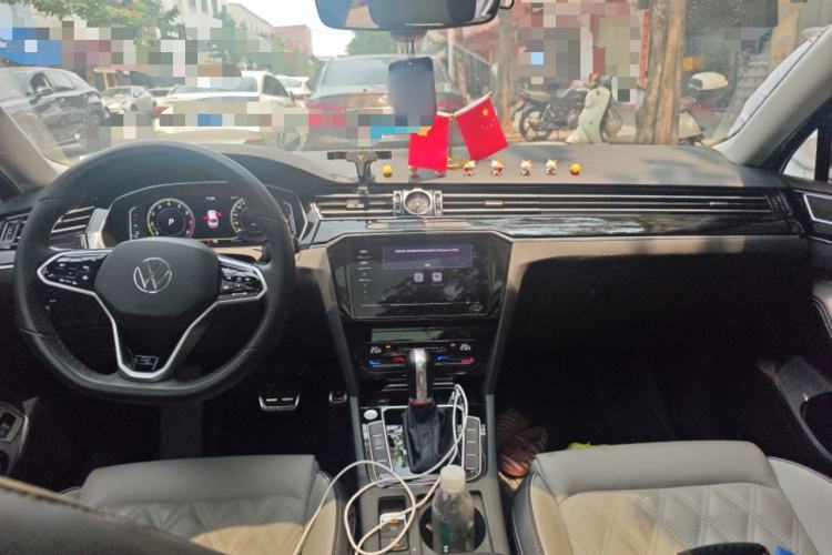 Used Volkswagen Magotan 2023 2 Million Units Limited Edition 330TSI DSG Leading Version Center Console