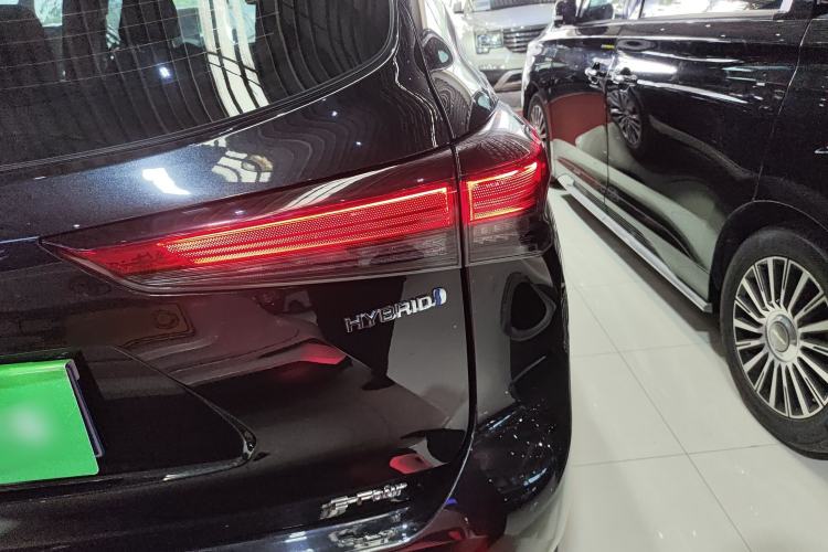 Used Toyota Highlander 2023 2.5L Smart Electric Hybrid Dual-Motor All-Wheel-Drive Luxury 7-Seater