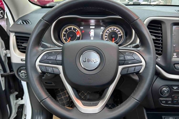 Used Jeep Cherokee 2017 2.4L Superior Edition