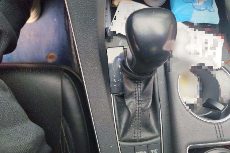 Used Toyota Avalon 2019 2.5L Touring Premium Version China VI Standard Gear Lever