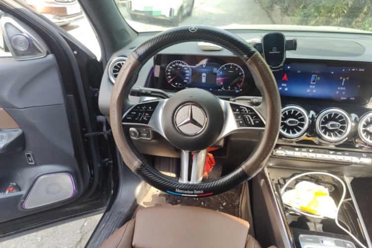 Used Mercedes-Benz GLB 2023 Refreshed GLB 200 Dynamic Edition Steering Wheel