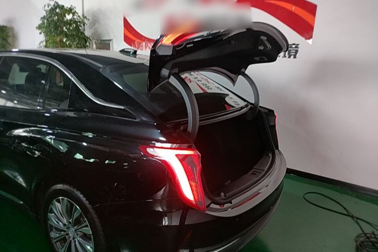 Used Hongqi E-QM5 2022 431 km Charge & Enjoy Edition