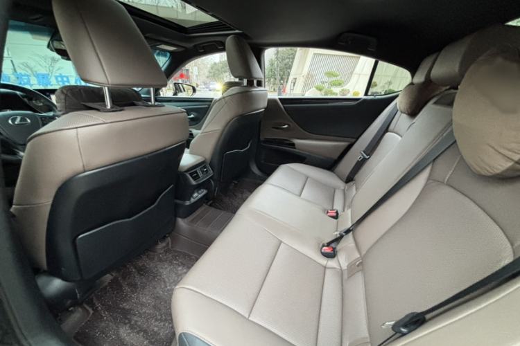 Used Lexus ES 2023 200 Excellence Edition