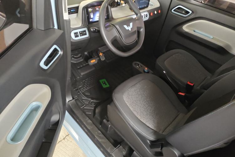 Used Wuling Hongguang MINIEV 2020 Freedom Version Lithium Iron Phosphate Driver Seat