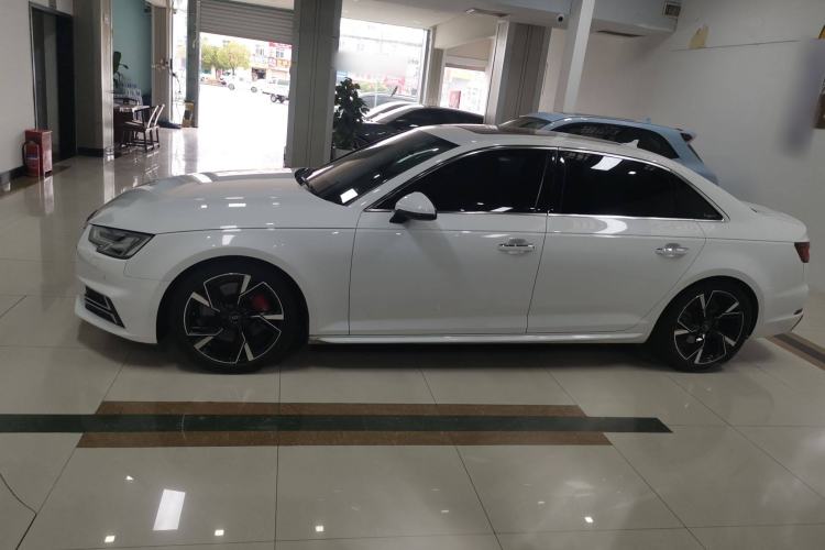 Used Audi A4L 2019 40 TFSI Ambition China VI
