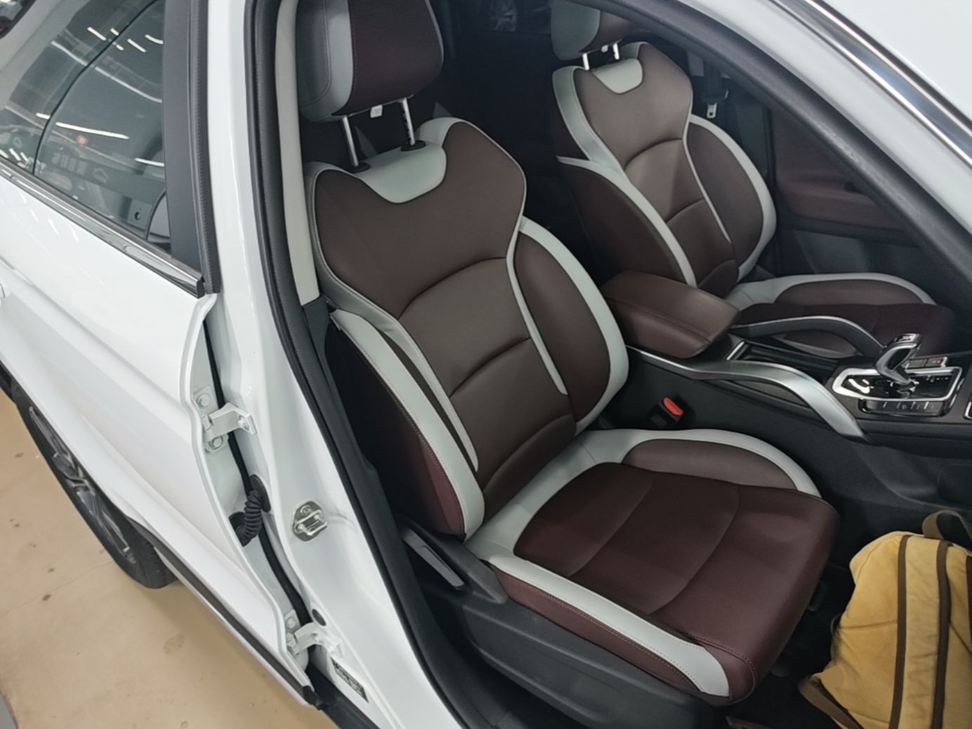 Geely Auto Emgrand X7 Sport 2022 1.8TD DCT Zhiya Trim — снимка 19