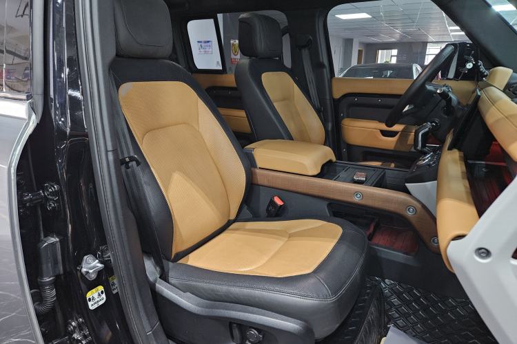 Used Land Rover Defender 2023 Facelift 110 3.0T P400 X-DYNAMIC HSE Right Front Seat