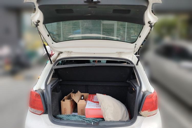 Used Volkswagen Polo 2011 1.4L Automatic ZhiShang Version Trunk