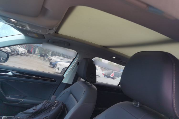 Used Volkswagen T-ROC 2022 280TSI DSG Two-Wheel Drive Elite PLUS Headliner