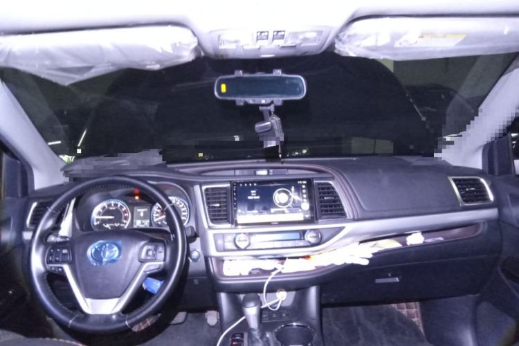 Used Toyota Highlander 2017 2.0T Four-Wheel Drive Luxury Edition 7 Seats Center Console