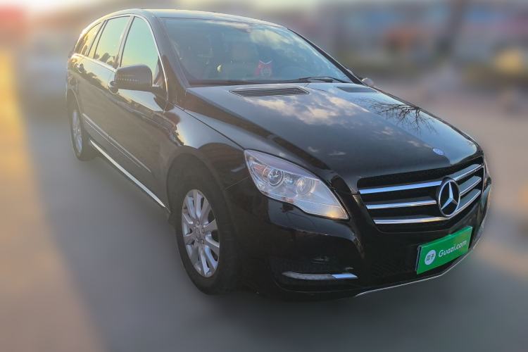 Used Mercedes-Benz R-Class 2011 R 300 L Business Model Front Right 45 Deg