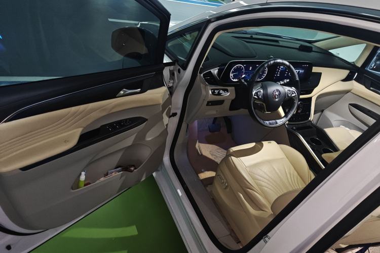 Used Buick GL8 2022 ES Landtrek 653T Comfort Edition Driver Seat