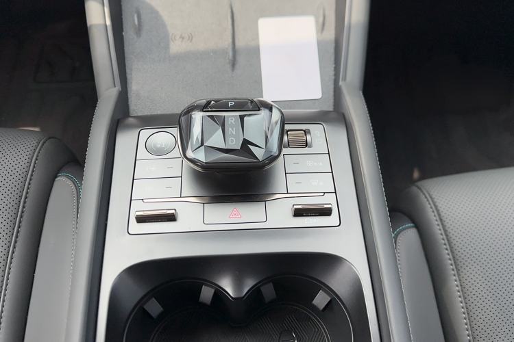 Used BYD Qin L 2025 DM-i Smart Drive 120KM Superior Model Gear Lever