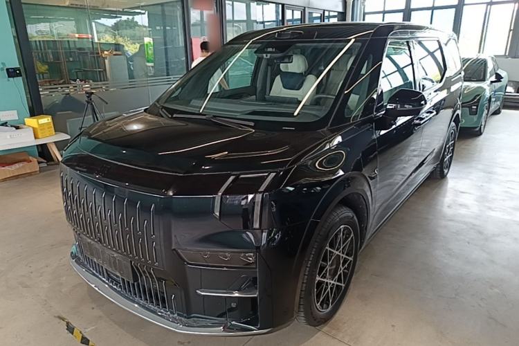 Used Zeekr 009 2024 7-Seater Aisle Version 108 kWh