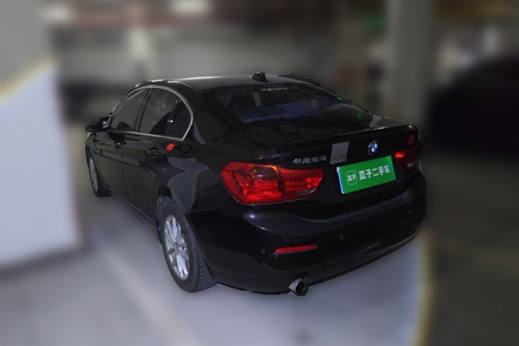 Used BMW 1 Series 2018 118i Fashion Model Rear Left 45 Deg