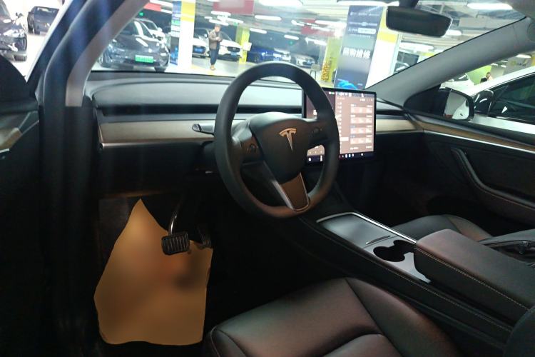 Used Tesla Model Y 2022 Long-Range All-Wheel-Drive Version