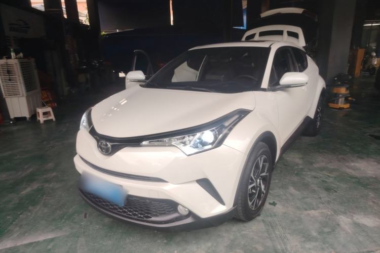 Used Toyota C-HR 2018 2.0L Leading with Sunroof China VI Standard