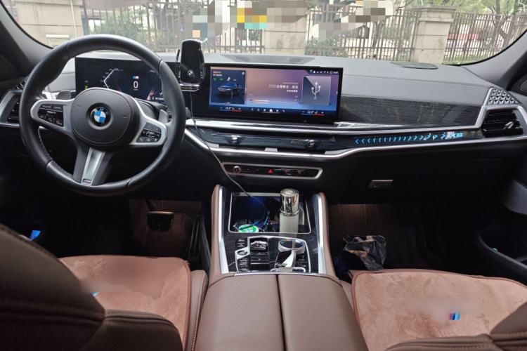 Used BMW X6 2023 xDrive30i M Sport Package Center Console