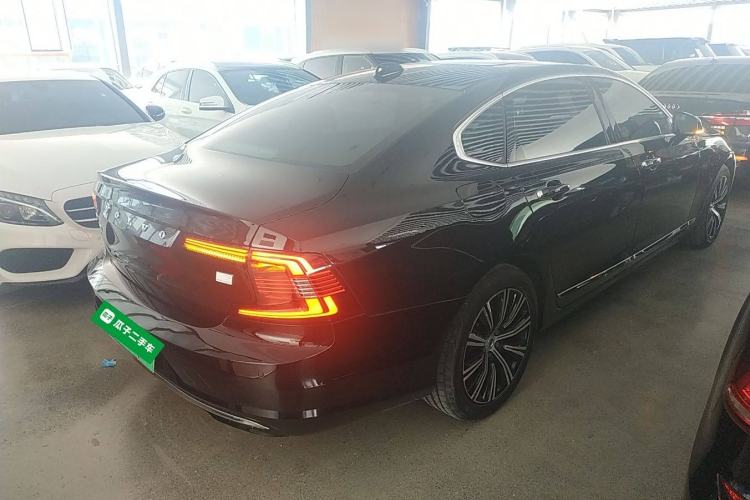 Used Volvo S90 New Energy 2021 T8 eDrive Hybrid Zhiyi Luxury Edition
