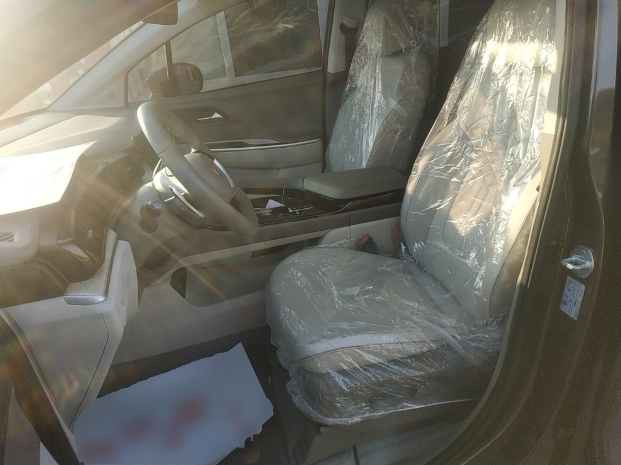 المقاعد الأمامية داخل السيارة