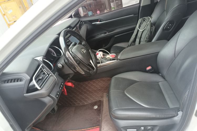 Used Toyota Camry 2018 2.0G Luxury Edition
