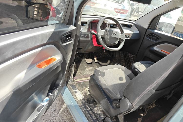 Used Wuling Hongguang MINIEV 2020 Freedom Version Lithium Iron Phosphate Driver Seat
