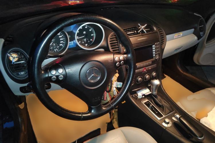 Used Mercedes-Benz SLK-Class 2004 SLK 200K Center Console