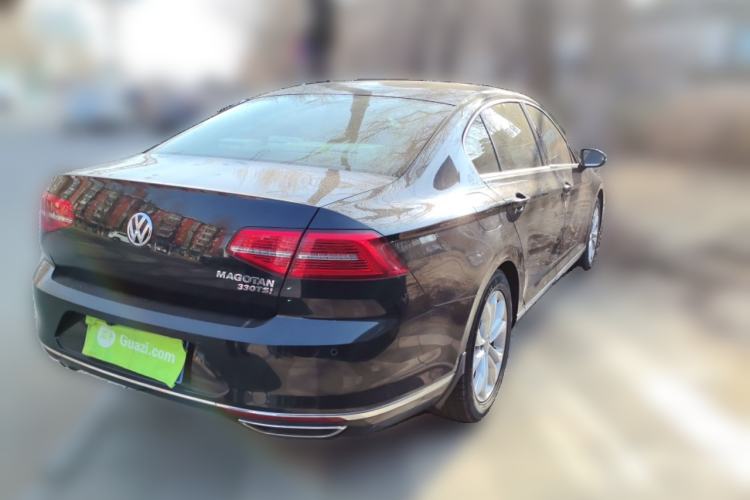 Used Volkswagen Magotan 2018 330TSI DSG Luxury Model Rear Right 45 Deg