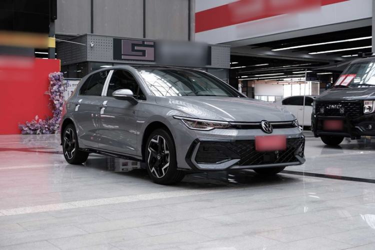 Used Volkswagen Golf 2025 Facelift 300TSI R-Line Exterior 4