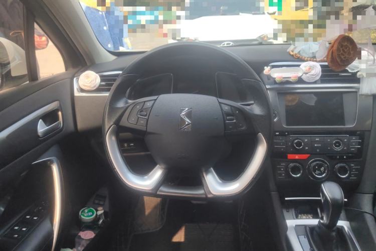 Used DS 6 2016 1.6T Luxury Edition THP160
