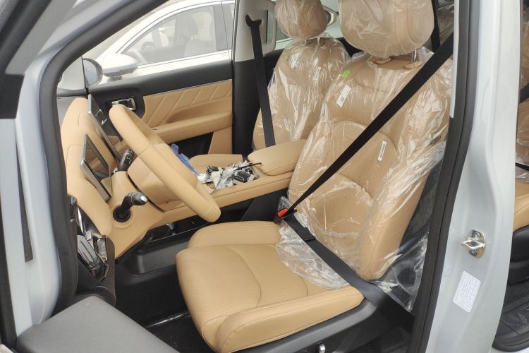 Used Wuling Wuling Starlight 730 2025 Model Plug-in Hybrid 125km Luxury Edition