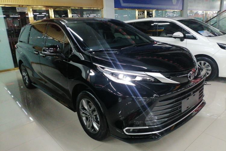 Used Toyota Sienna 2026 Model 2.5L Dual-Engine Four-Wheel-Drive Premium Edition