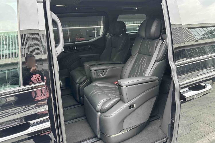 Used Zeekr 009 2024 7-Seater Walk-Through Version Four-Wheel Drive 108 kWh Interior 5