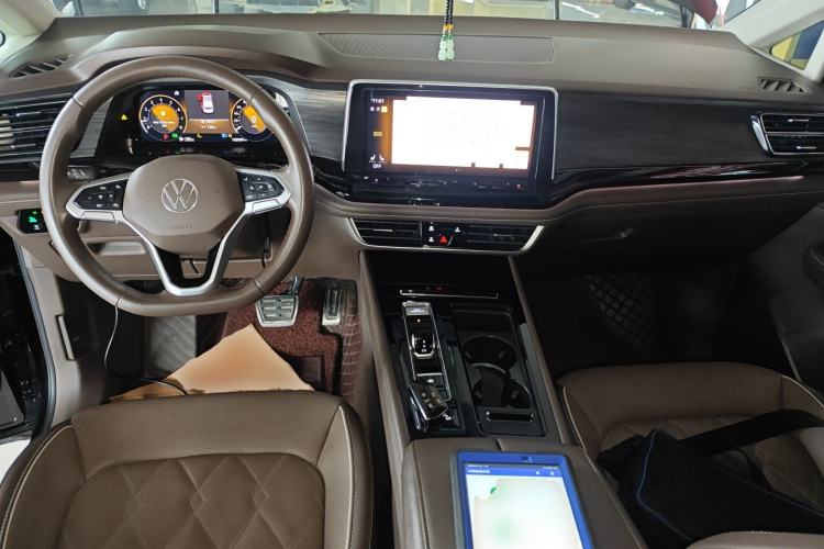 Used Volkswagen Viloran 2023 380TSI Prestige Edition Center Console