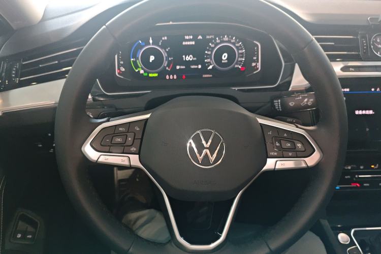 Used Volkswagen Magotan GTE Plug-in Hybrid 2022 GTE Luxury Model Steering Wheel