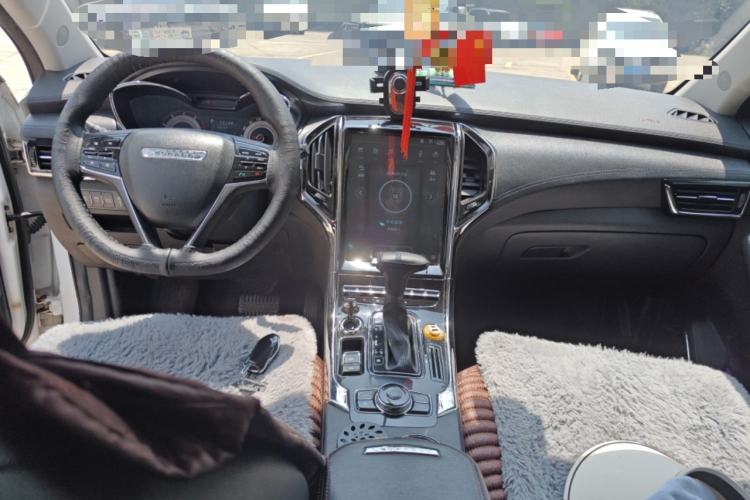 Used Leopaard CS9 2017 1.5L CVT Elite Model Center Console