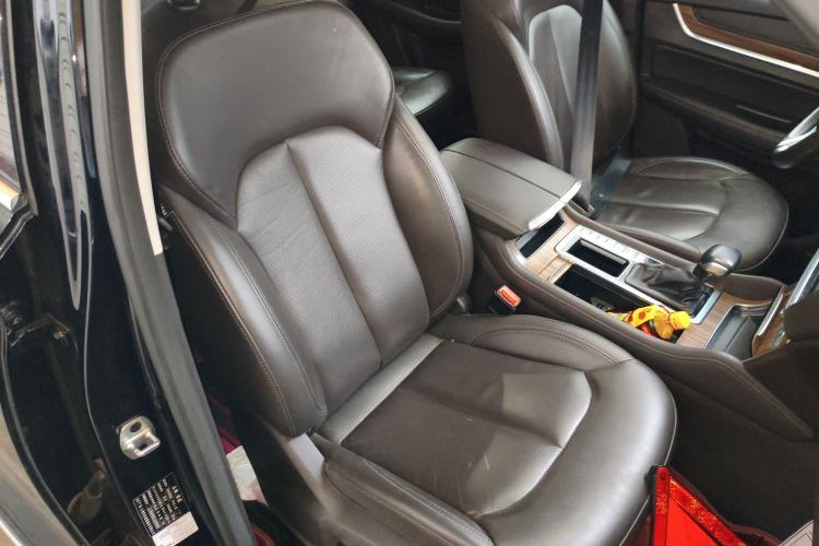 Used Roewe RX8 2019 30T Smart Connectivity Two-Wheel Drive Supreme Flagship Edition
