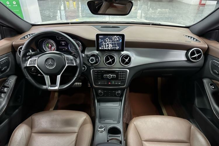 Used Mercedes-Benz CLA 2014 CLA 260 4MATIC Interior 11