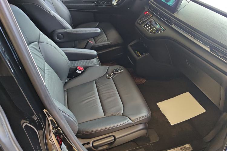 Used Honda Elysion 2022 2.0L eHEV Luxury Edition
