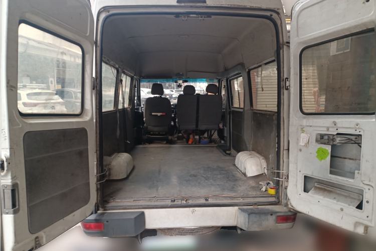 Used Iveco Daily 2017 2.5T A35 Passenger Van 5-7 Seats Model 47Z5