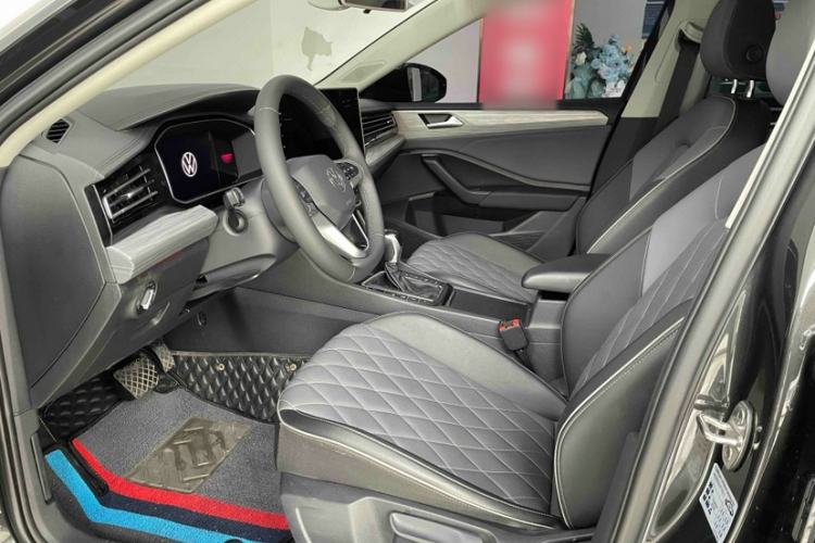 Used Volkswagen Sagitar 2023 300TSI DSG Excellence Edition Left Front Seat
