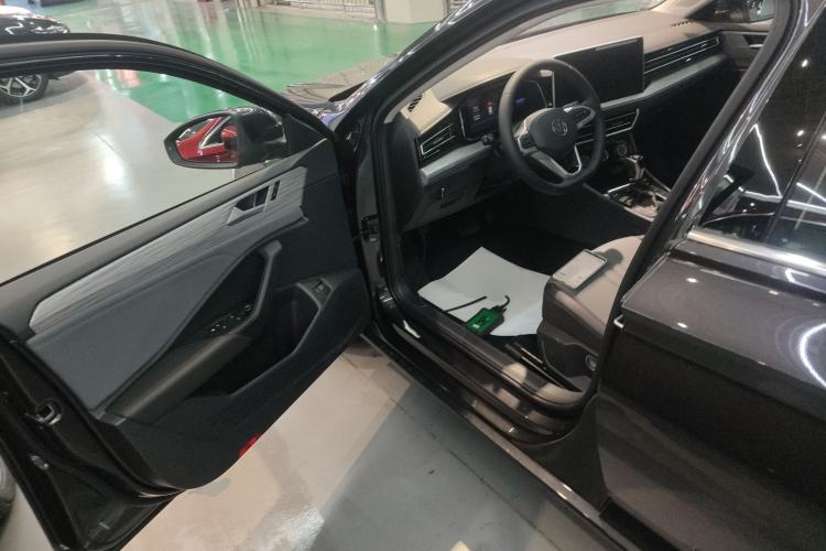 Used Volkswagen Sagitar 2026 Model 30 Million Units Selected 300TSI DSG Surpassing Edition
