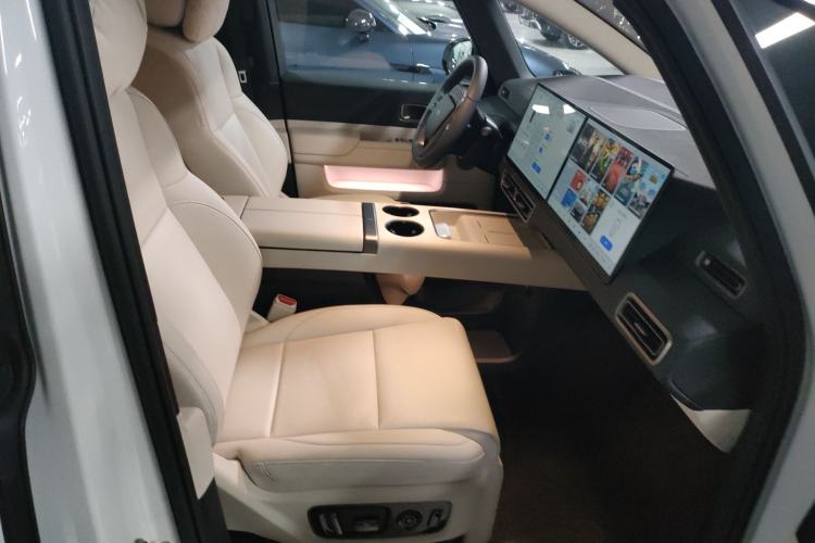 Used Li Auto MEGA 2025 Home Family Special Edition