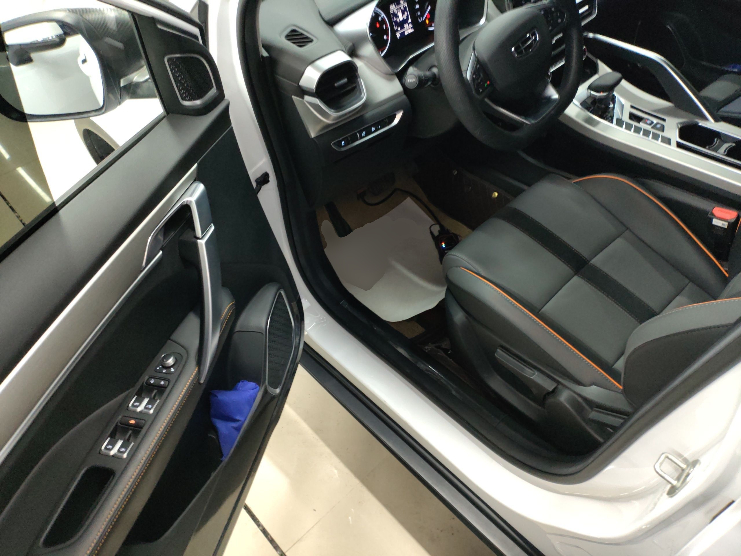 Geely Auto Coolray 2024 1.5T DCT Longteng Edition — снимка 19