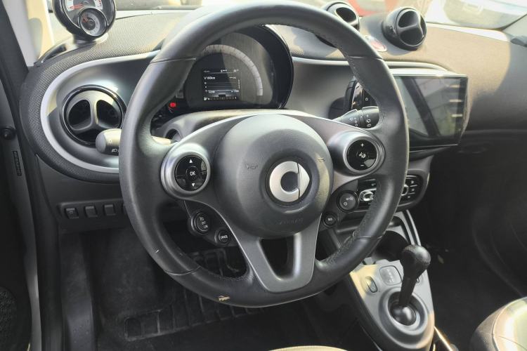 Used smart fortwo 2018 0.9T 66kW Hardtop Pioneer Edition China V Emission Standard