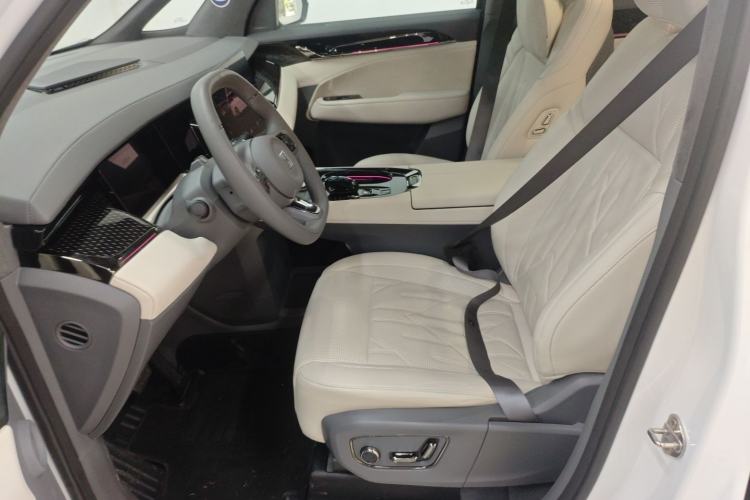 Used Zeekr 009 2024 7-Seater Walk-Through Version Four-Wheel Drive 108 kWh
