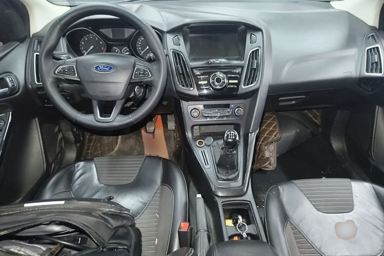 Used Ford Focus 2017 Hatchback 1.6L Manual Fashion Edition SmartDrive Version Center Console