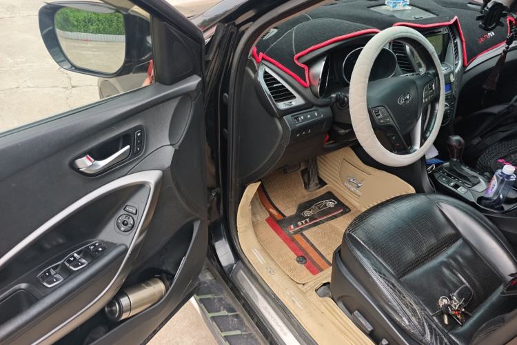 Used Hyundai Santa Fe 2013 2.0T Automatic All-Wheel Drive Top Trim Driver Seat