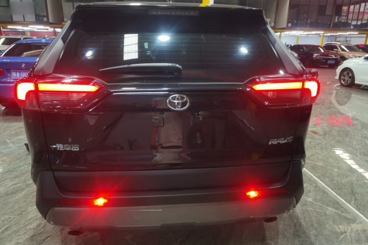 Used Toyota RAV4 2021 2.0L CVT Two-Wheel Drive Fashion PLUS Edition