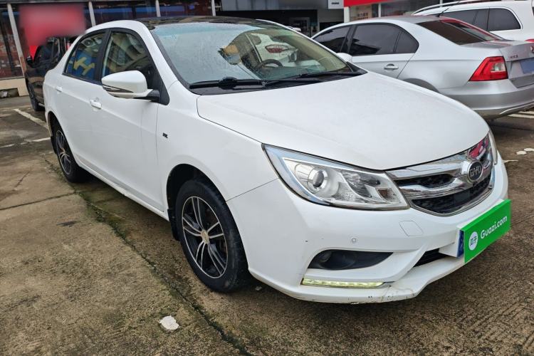 Used BYD Surui 2016 1.5L Manual Elite Edition Front Right 45 Deg